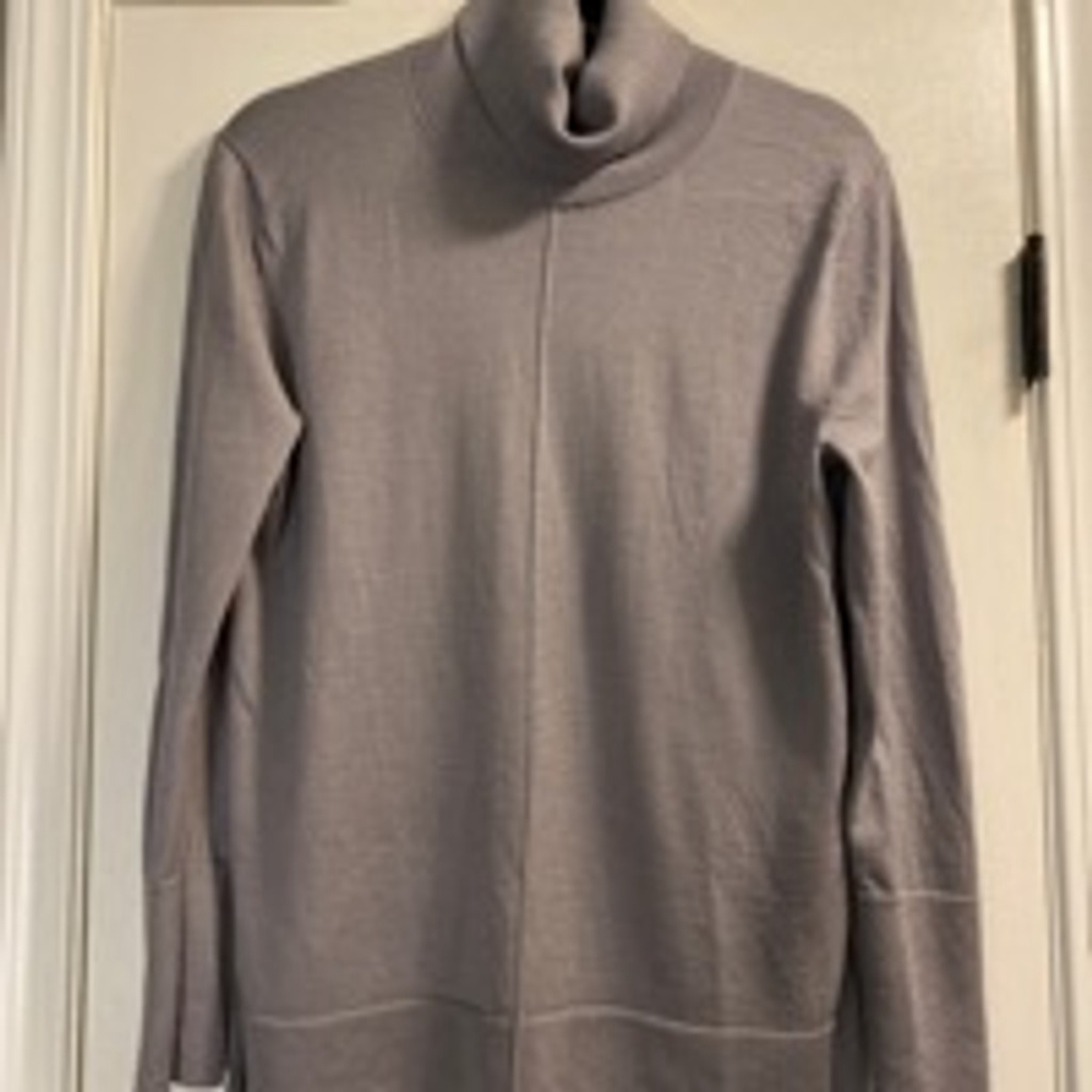 Women's Banana Republic Turtleneck Sweater Size M Gray